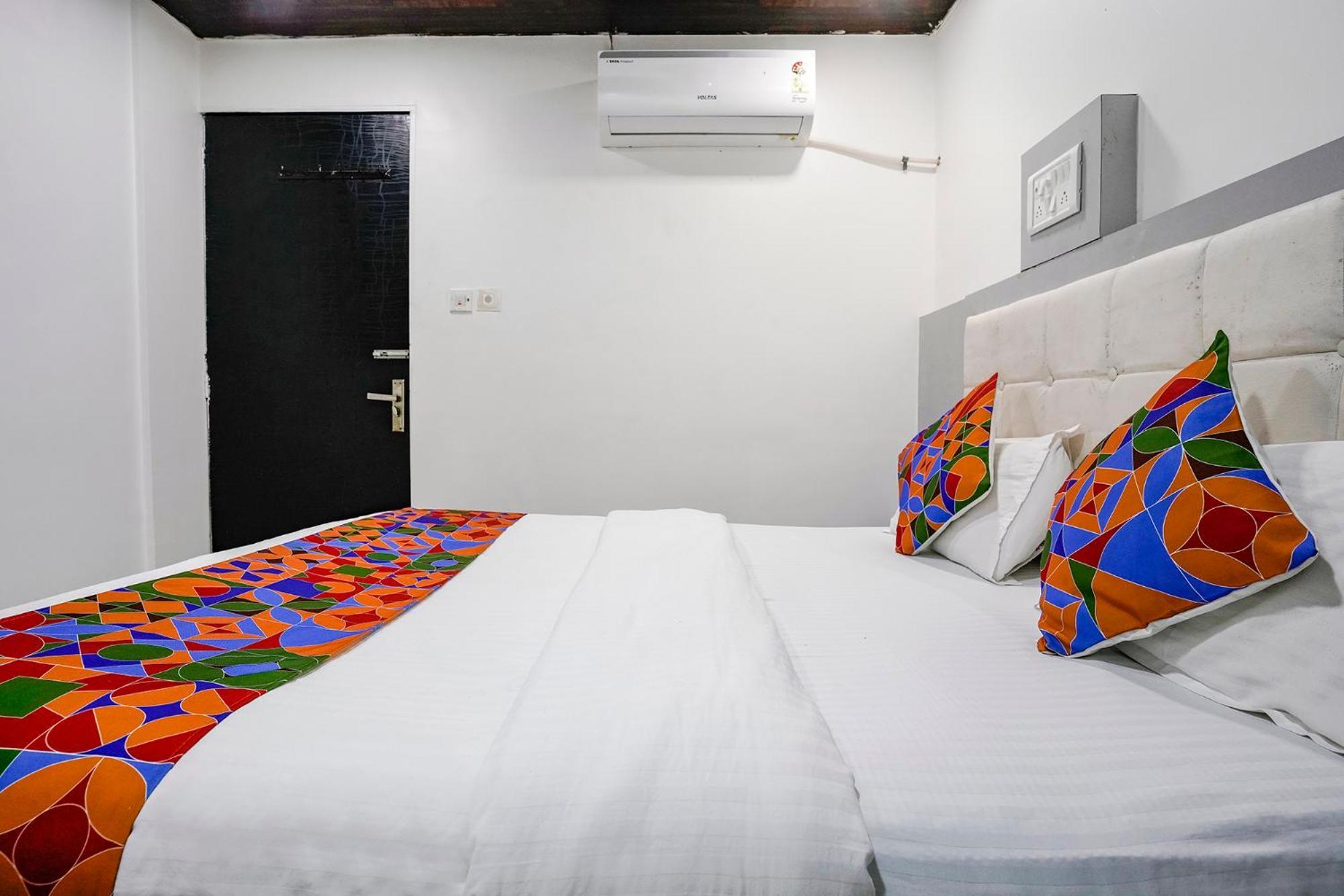 Отель Fabexpress Park Residency - Nr Mumbai International Airport Экстерьер фото