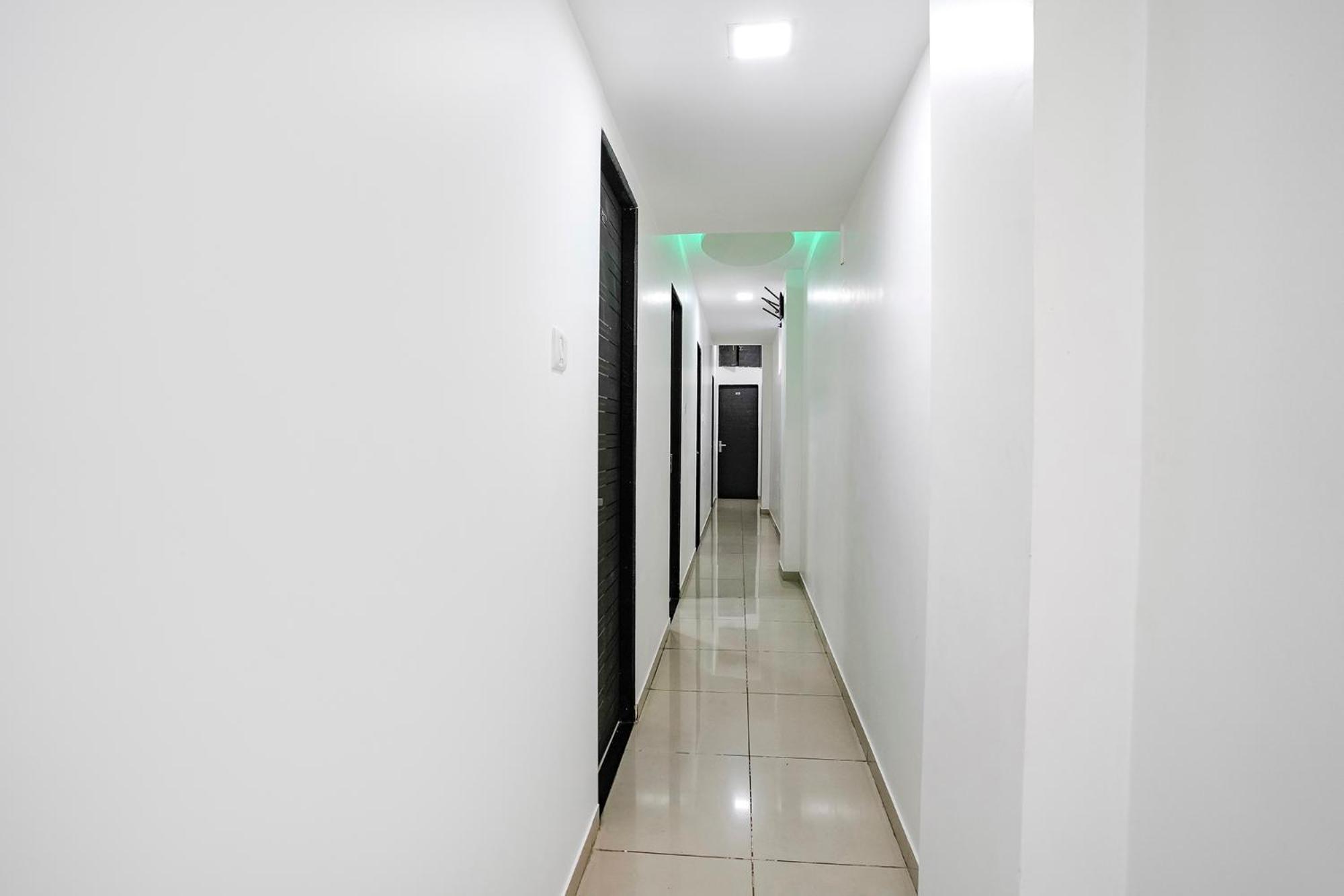 Отель Fabexpress Park Residency - Nr Mumbai International Airport Экстерьер фото