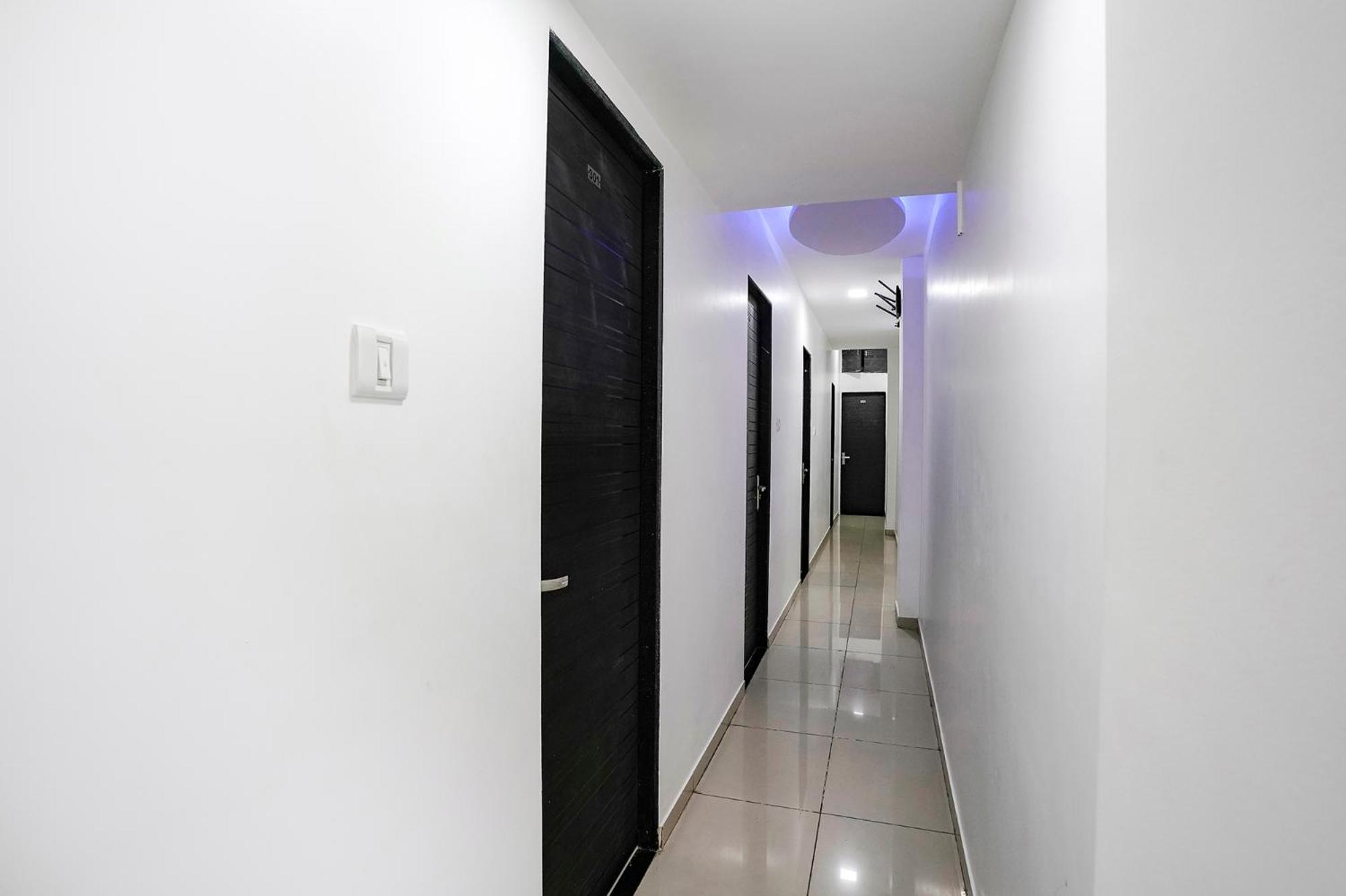 Отель Fabexpress Park Residency - Nr Mumbai International Airport Экстерьер фото