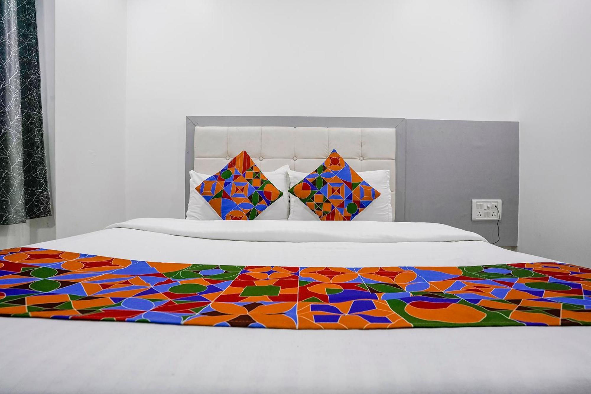 Отель Fabexpress Park Residency - Nr Mumbai International Airport Экстерьер фото