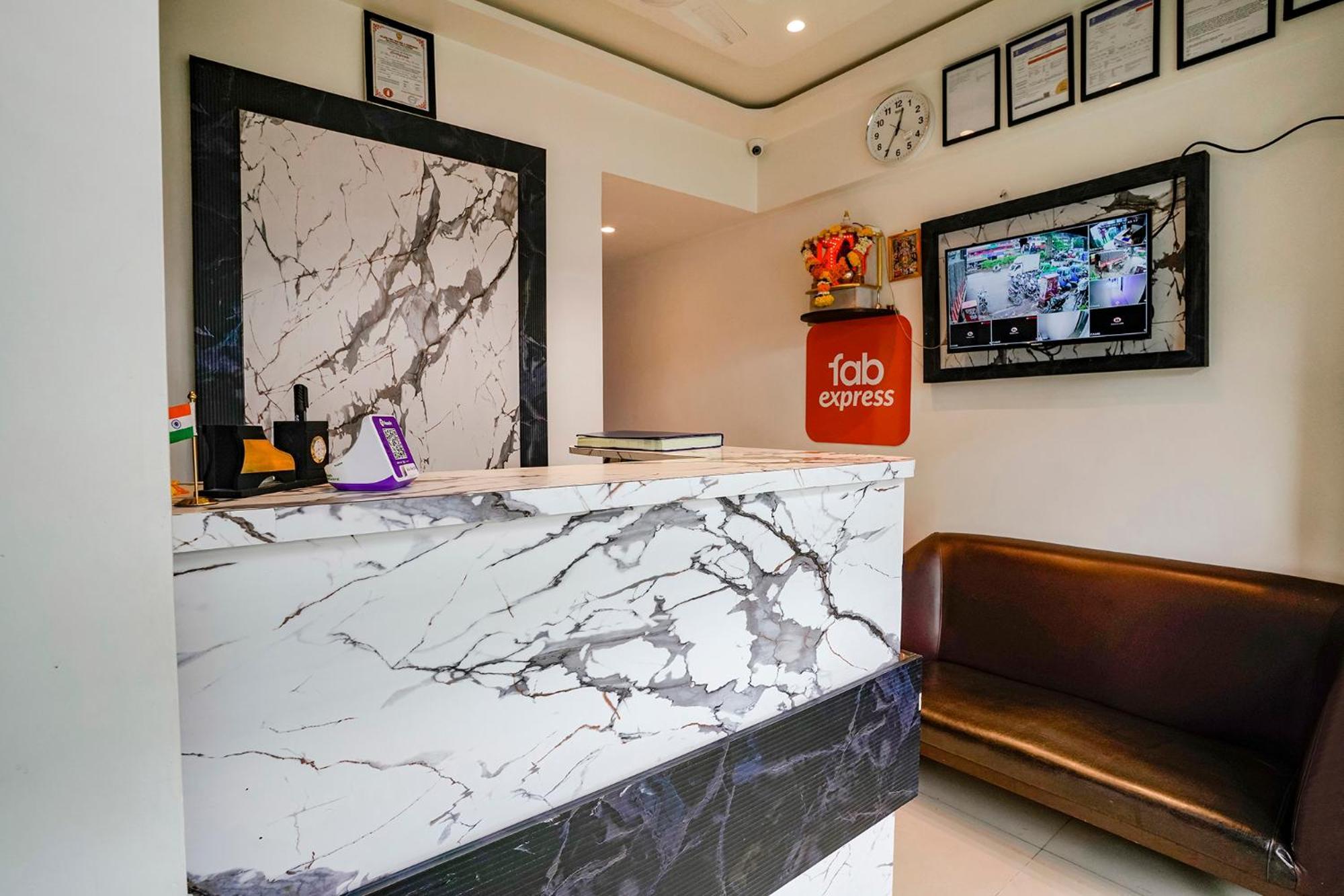 Отель Fabexpress Park Residency - Nr Mumbai International Airport Экстерьер фото
